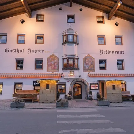 Aigner *** * Fügen