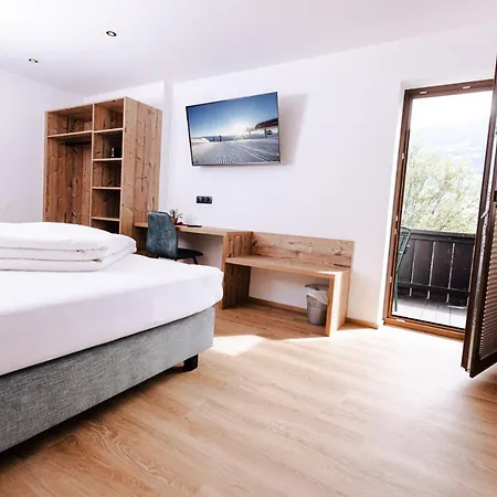 Aigner *** Inn Fuegen