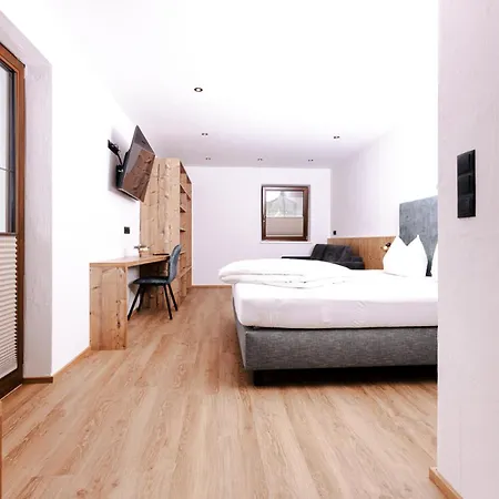 Aigner *** Inn Fuegen