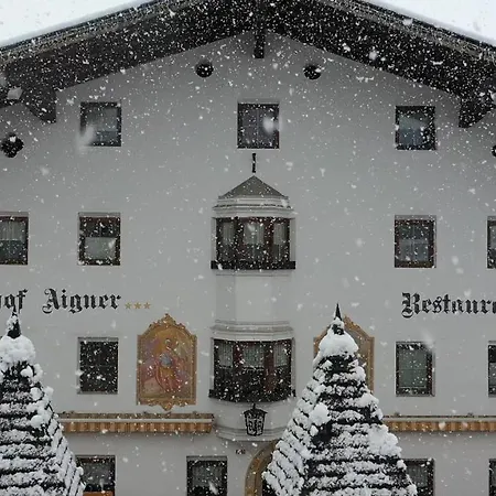 Aigner *** * Fügen