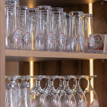 Han/Misafirhane Aigner *** *