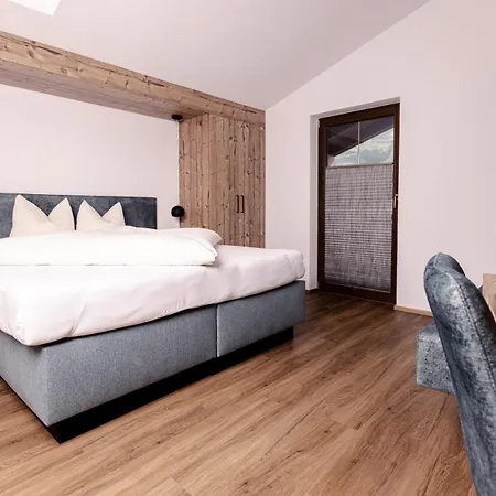 Aigner *** Han/Misafirhane *