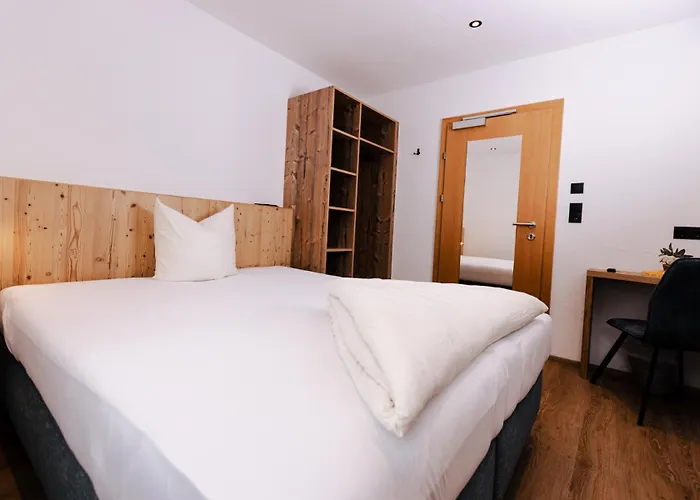 Aigner *** * Фюген