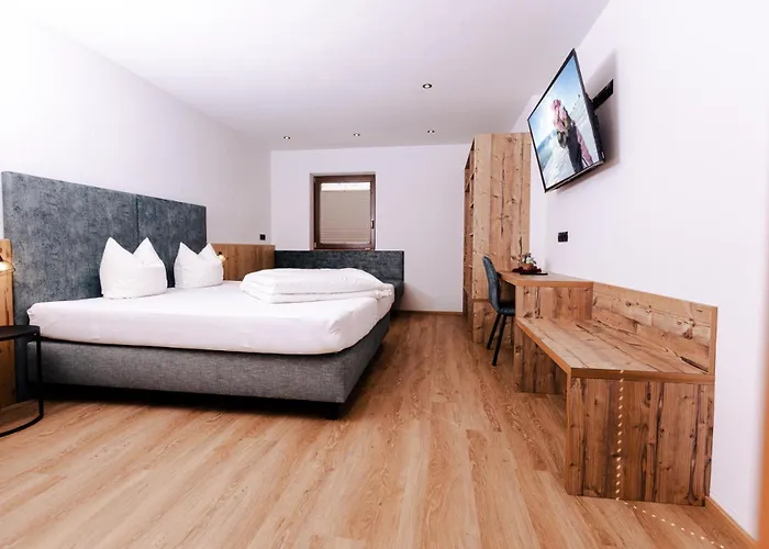 Aigner *** * Фюген